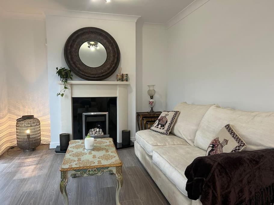 Cosy 2 Double Bed Apartment Swords Luaran gambar