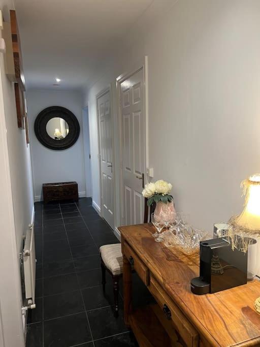 Cosy 2 Double Bed Apartment Swords Luaran gambar