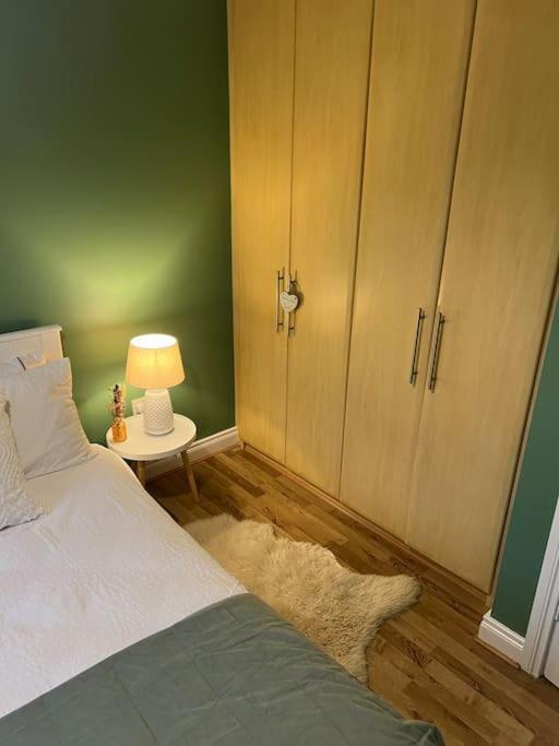 Cosy 2 Double Bed Apartment Swords Luaran gambar